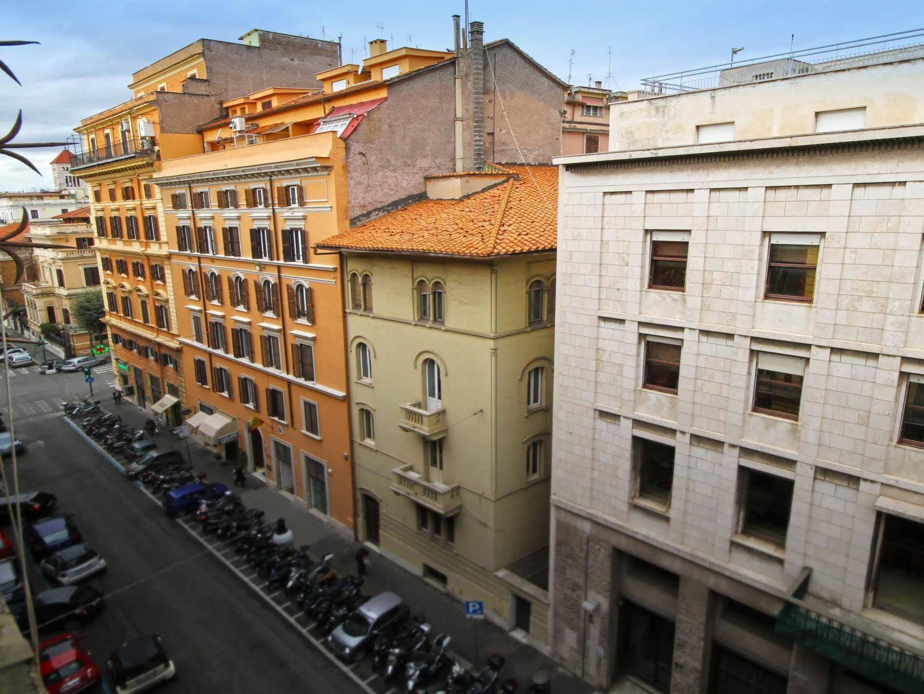 Key Center 3* Roma